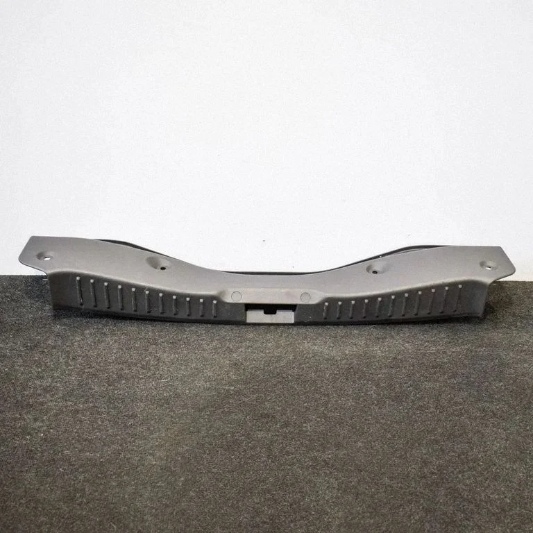Bagažinės slenksčio apdaila