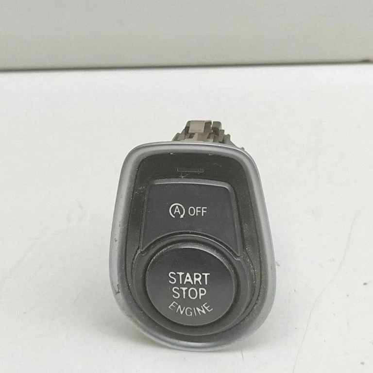 Automobilio užvedimo jungtukas