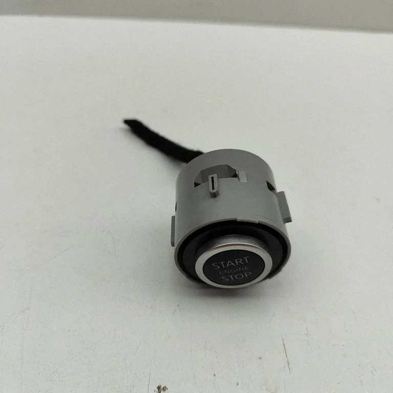 Automobilio užvedimo jungtukas
