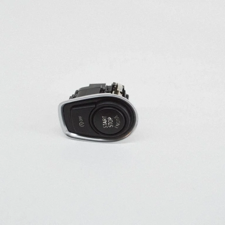 Automobilio užvedimo jungtukas