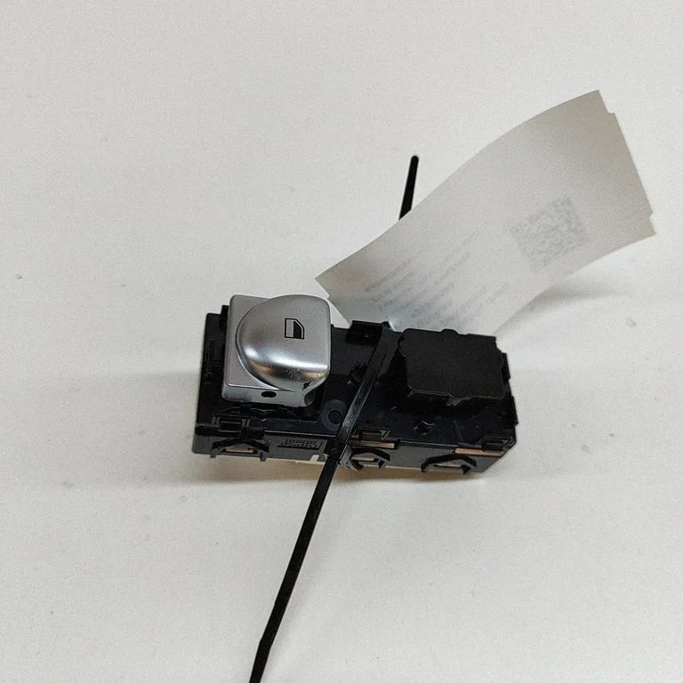 Elektrinių langų jungtukas