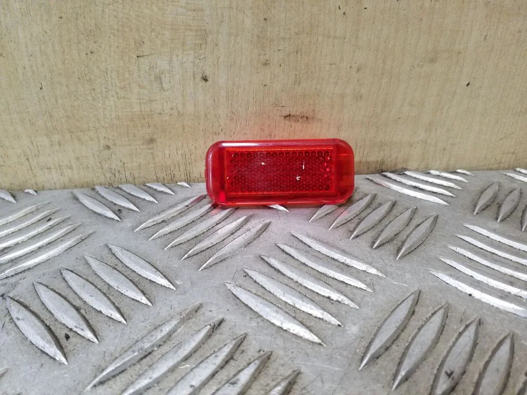 Kita priekinių durų apdailos detalė