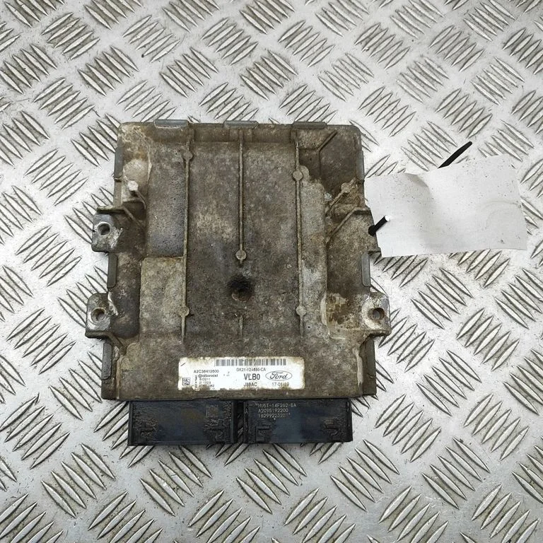 Variklio valdymo blokas