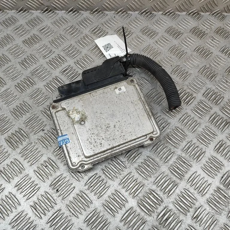 Variklio valdymo blokas