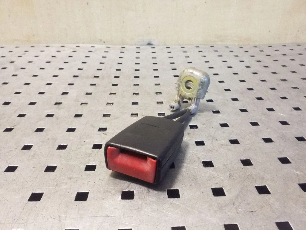 Sagtis diržo vidurinė (gale)