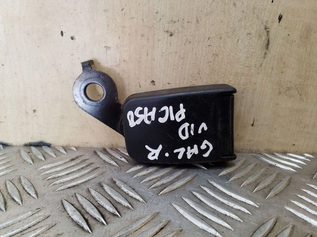 Sagtis diržo vidurinė (gale)