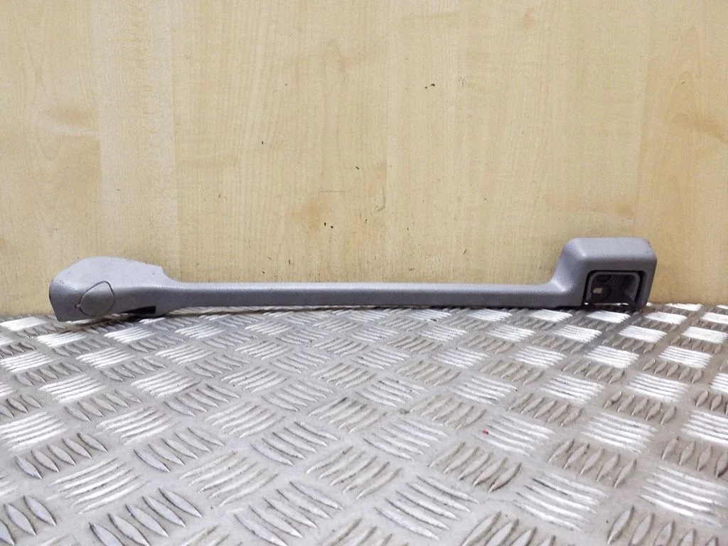 Kita bagažinės apdailos detalė