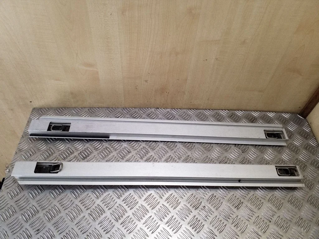Kita bagažinės apdailos detalė