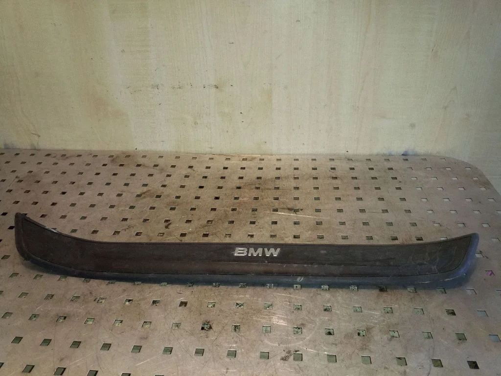 Priekinio slenksčio apdaila (vidinė)