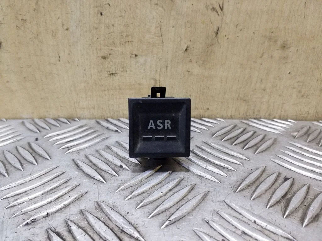 Antipraslidimo/ sukibimo (ASR) jungtukas