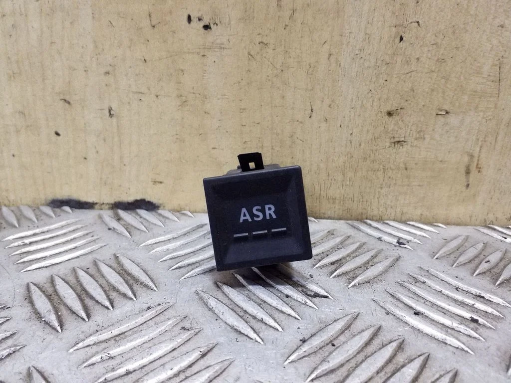 Antipraslidimo/ sukibimo (ASR) jungtukas