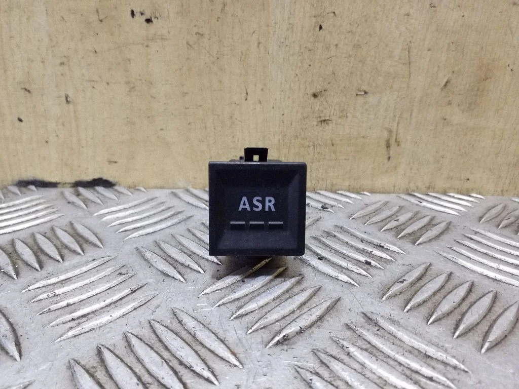 Antipraslidimo/ sukibimo (ASR) jungtukas