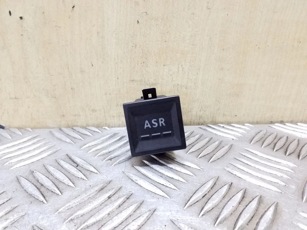 Antipraslidimo/ sukibimo (ASR) jungtukas