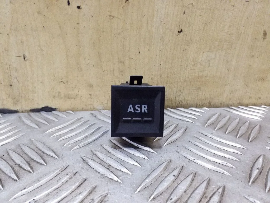 Antipraslidimo/ sukibimo (ASR) jungtukas