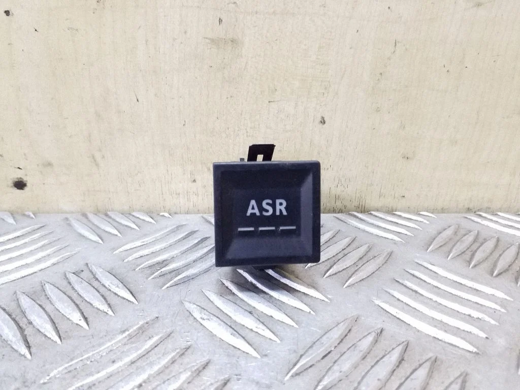 Antipraslidimo/ sukibimo (ASR) jungtukas
