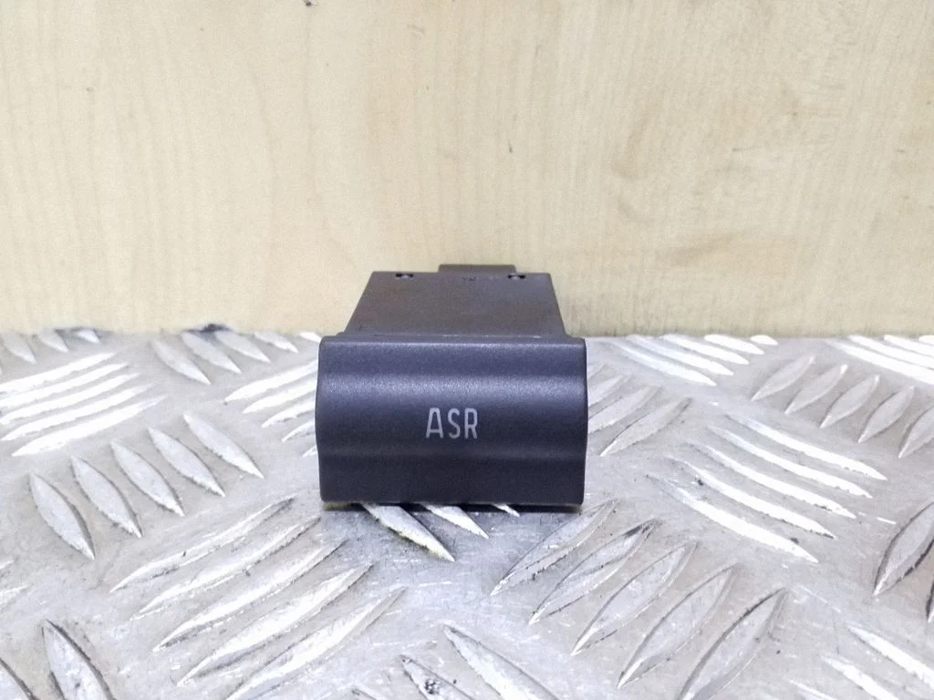 Antipraslidimo/ sukibimo (ASR) jungtukas