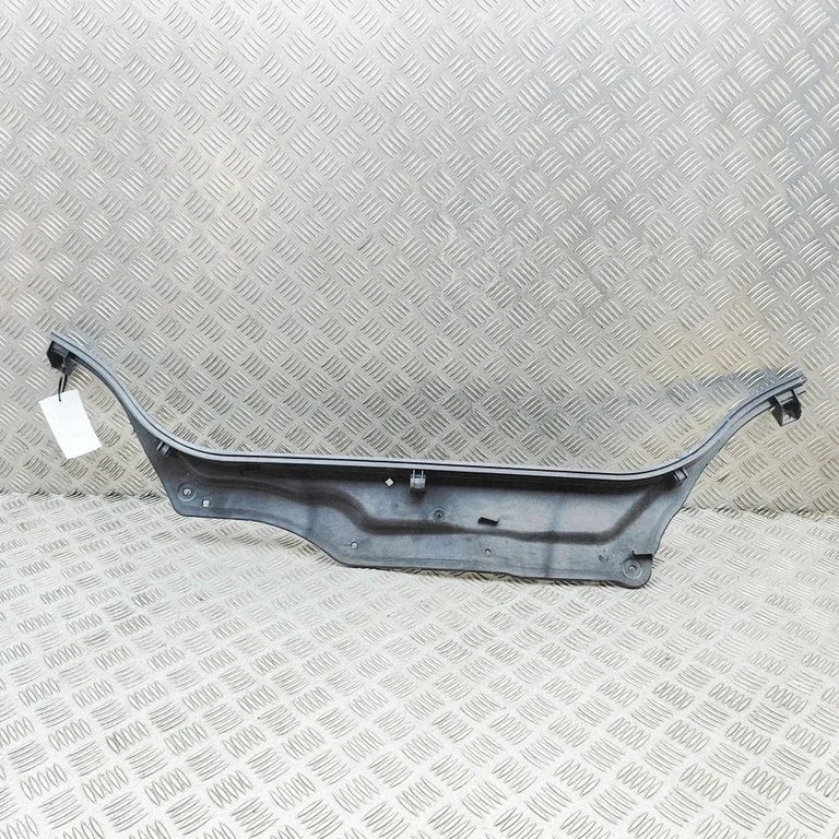 Kita variklio skyriaus detalė