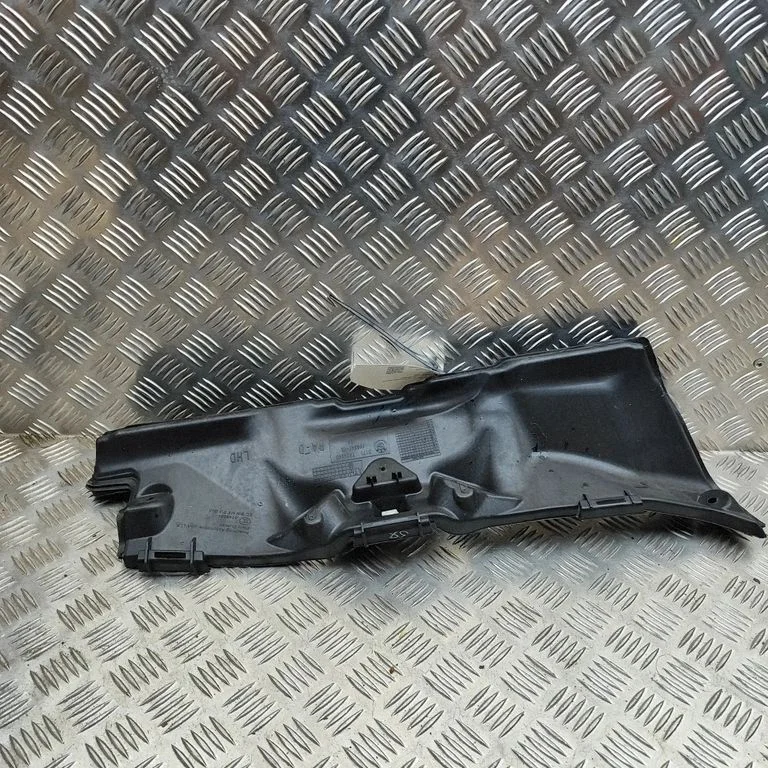 Kita variklio skyriaus detalė
