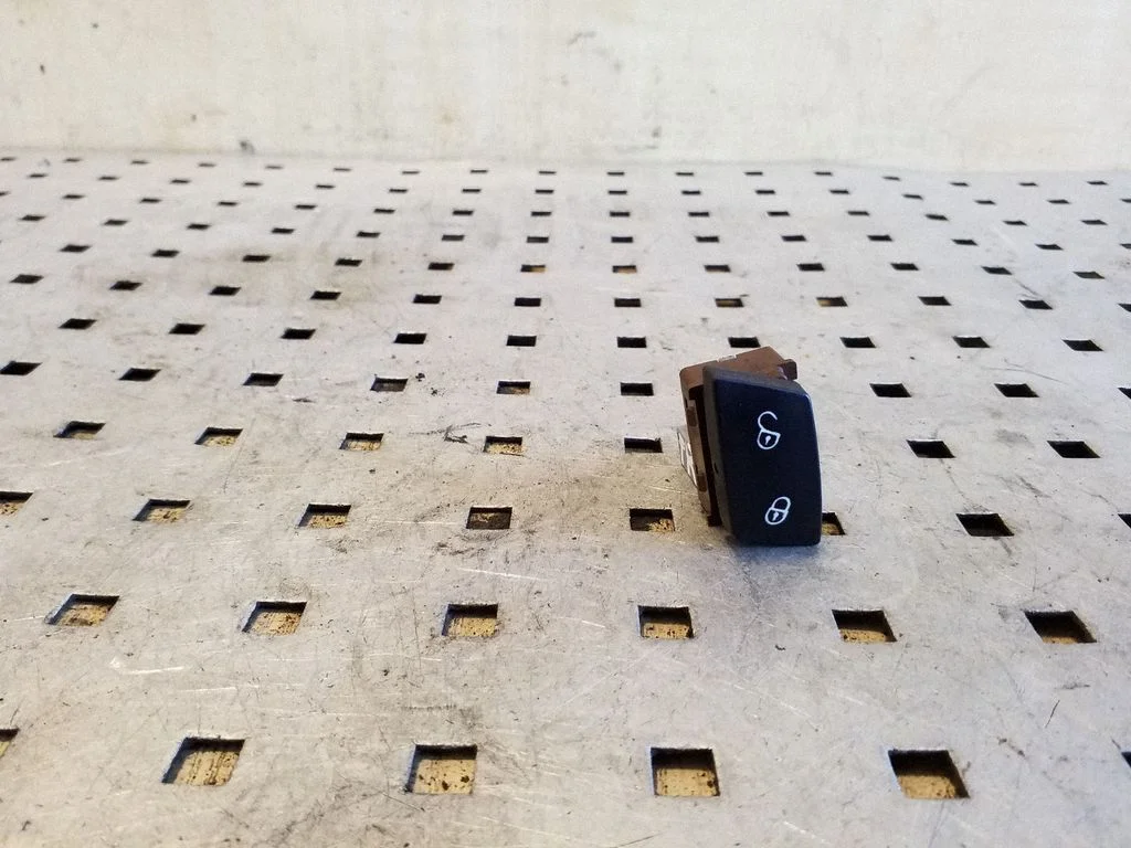 Centrinio užrakto jungtukas