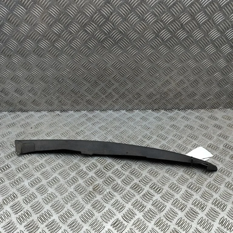 Kita variklio skyriaus detalė