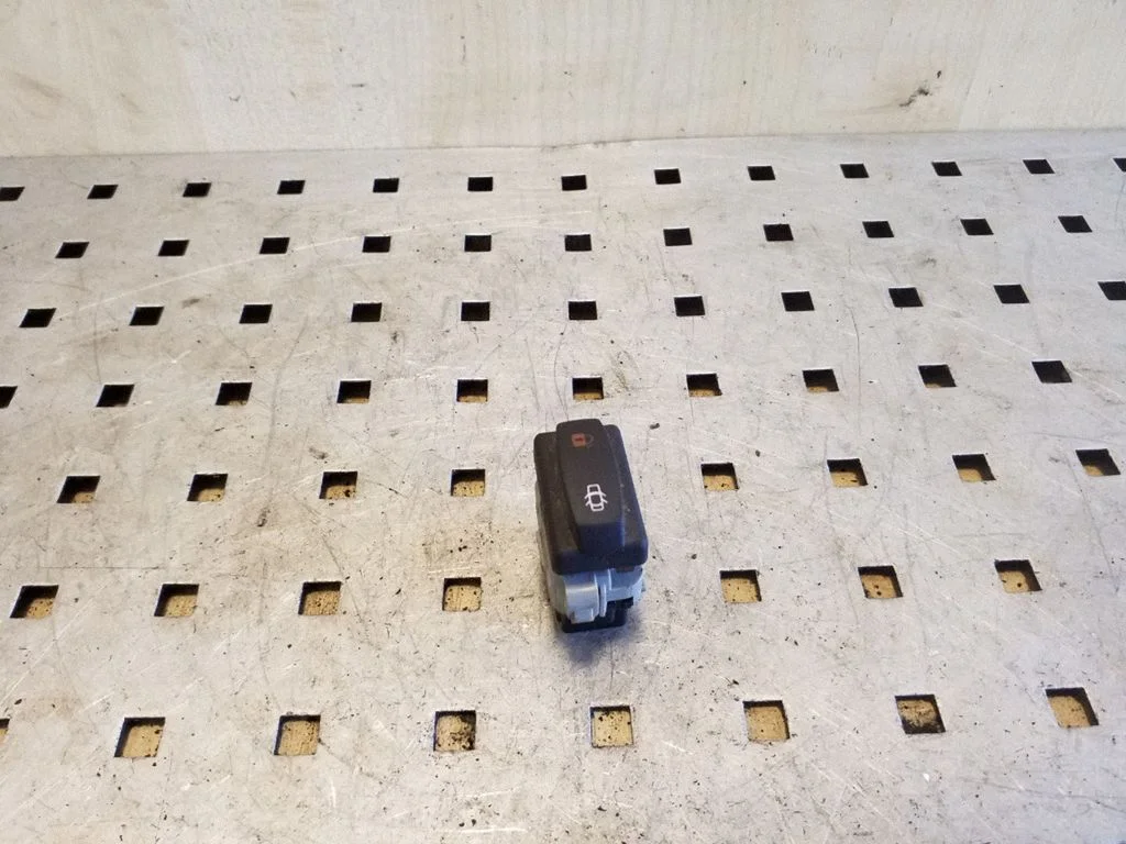 Centrinio užrakto jungtukas