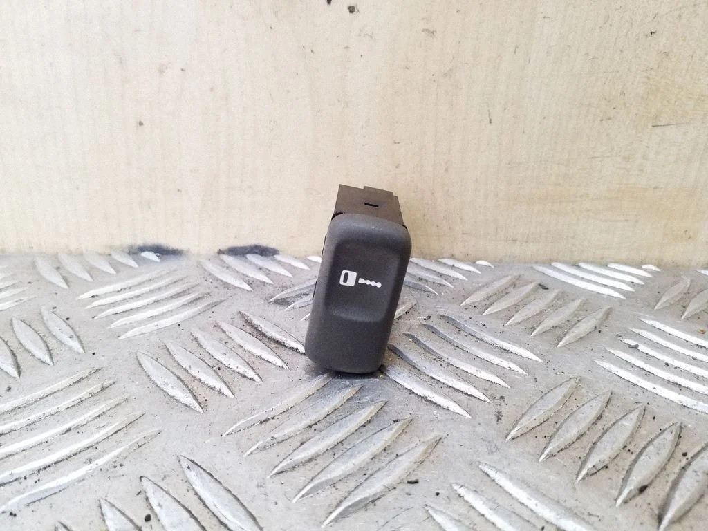 Centrinio užrakto jungtukas