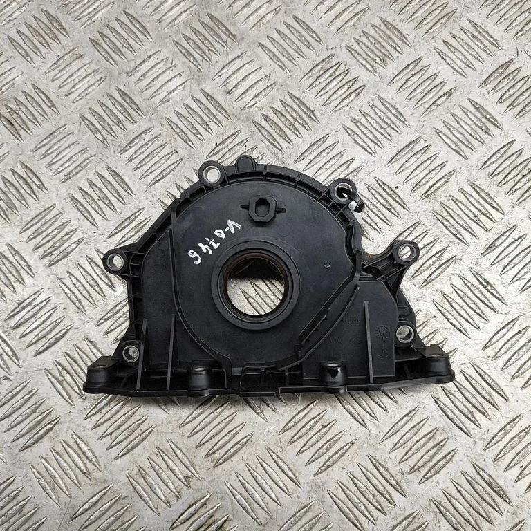 Kita variklio skyriaus detalė