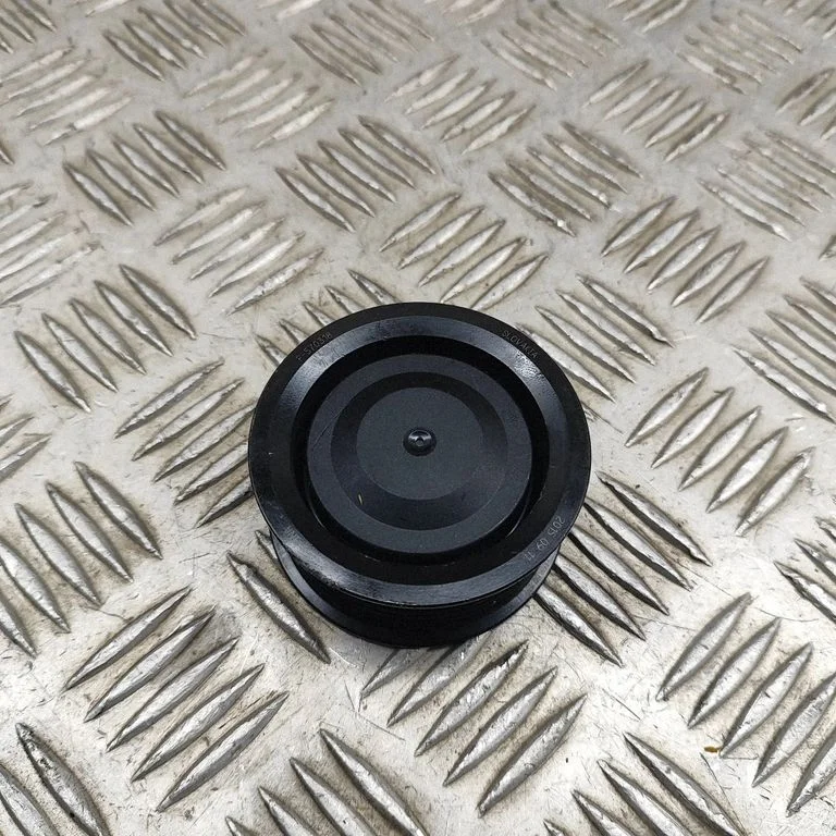 Kita variklio skyriaus detalė