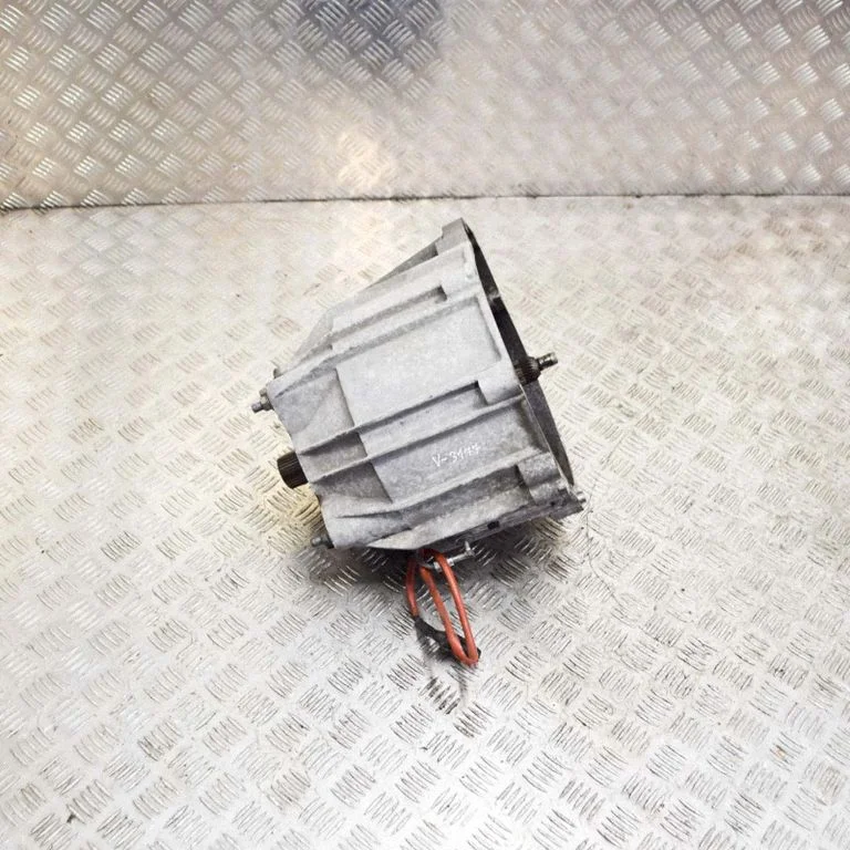 Kita variklio skyriaus detalė