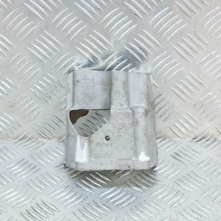 Kita variklio skyriaus detalė
