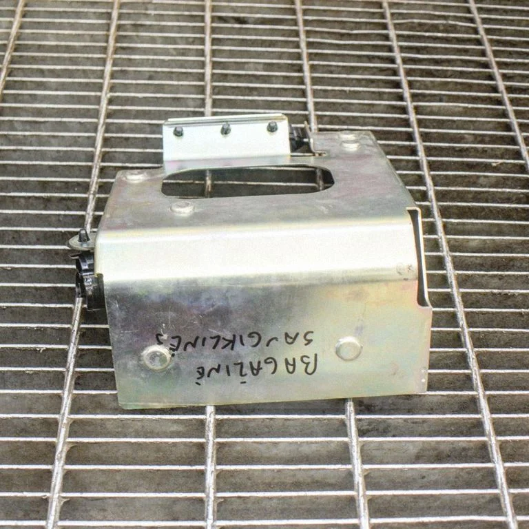 Kita variklio skyriaus detalė