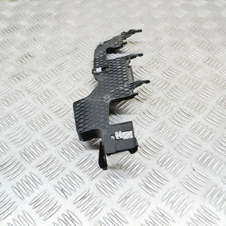 Kita variklio skyriaus detalė