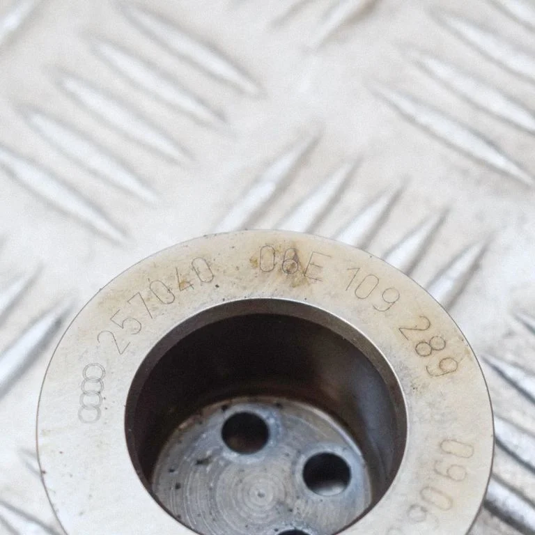 Kita variklio skyriaus detalė