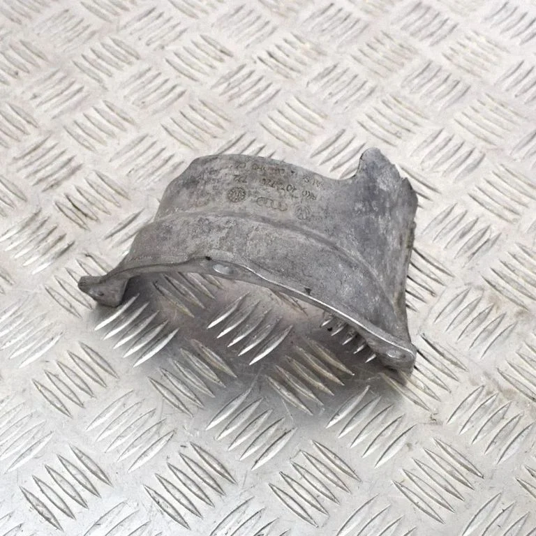 Kita variklio skyriaus detalė