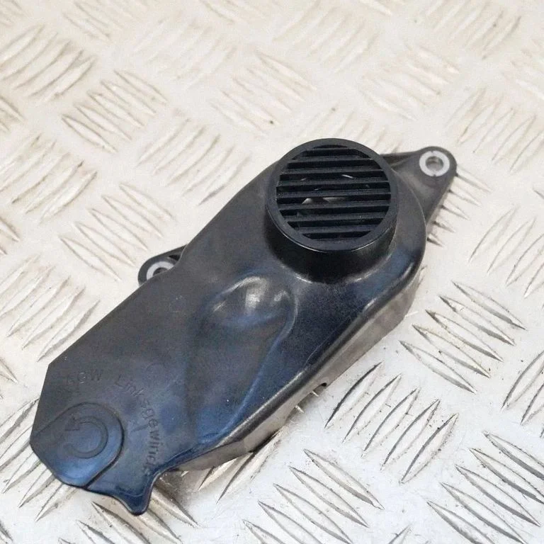 Kita variklio skyriaus detalė