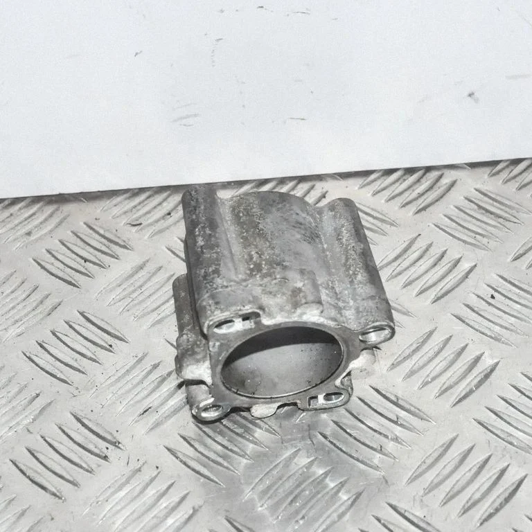 Kita variklio skyriaus detalė