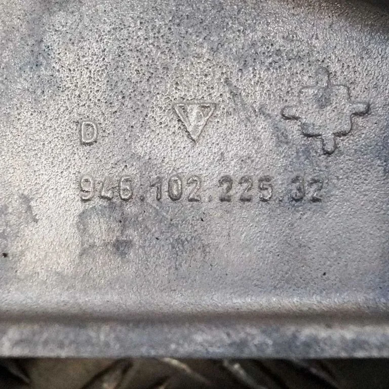 Kita variklio skyriaus detalė