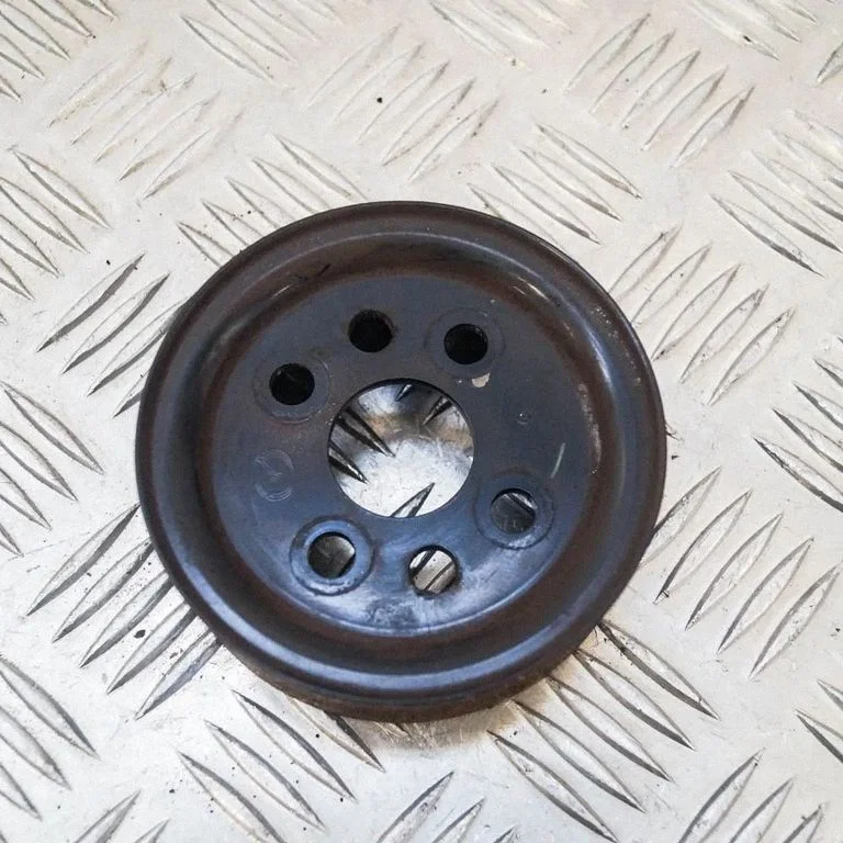 Kita variklio skyriaus detalė