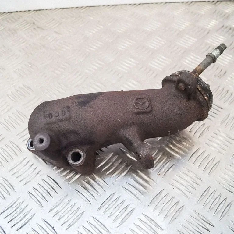 Kita variklio skyriaus detalė