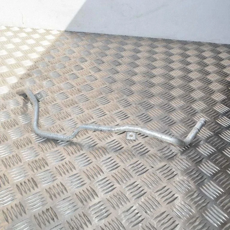 Kita variklio skyriaus detalė