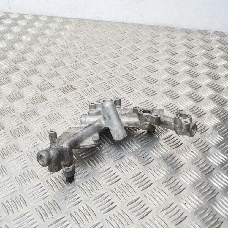 Kita variklio skyriaus detalė