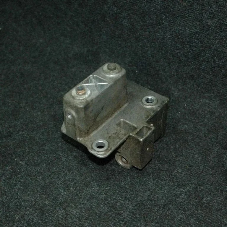 Kita variklio skyriaus detalė
