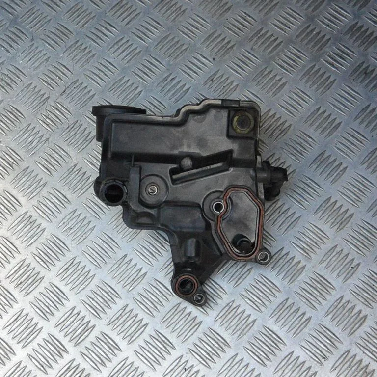 Kita variklio skyriaus detalė