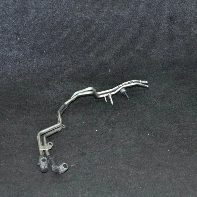 Kita variklio skyriaus detalė