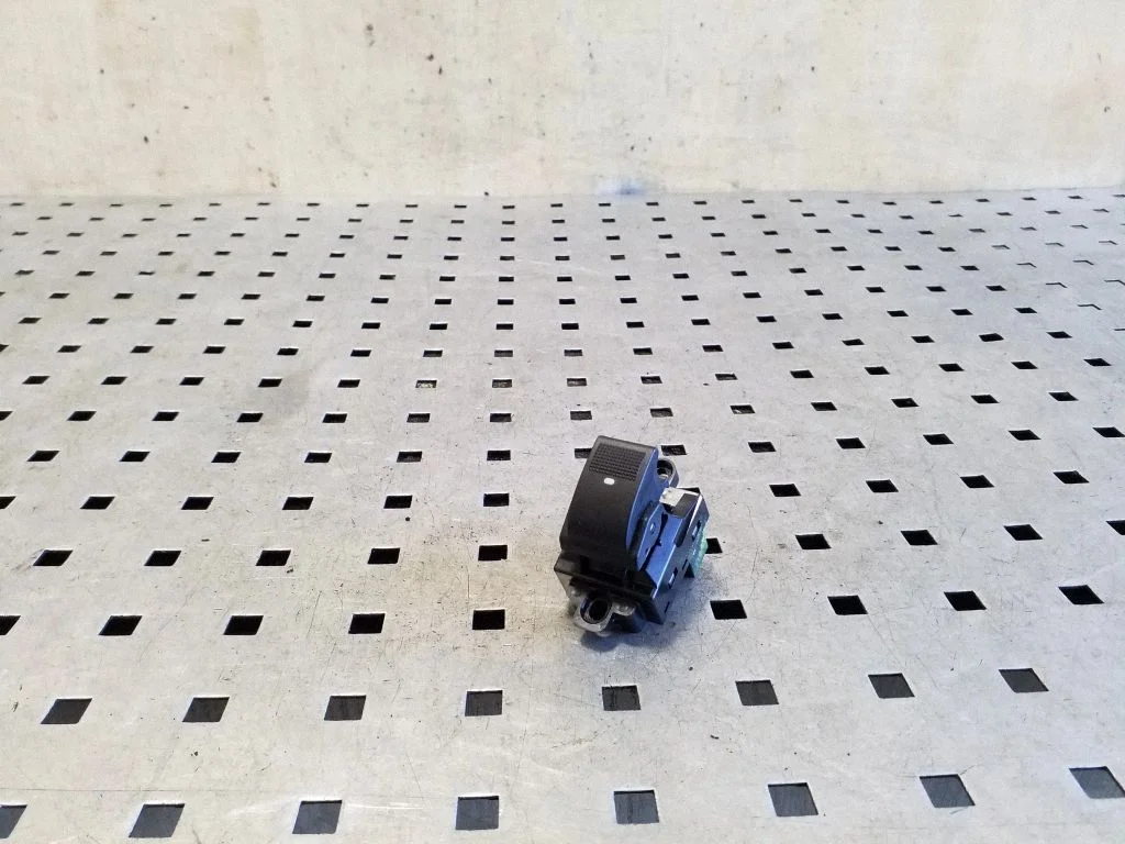 Elektrinių langų jungtukas