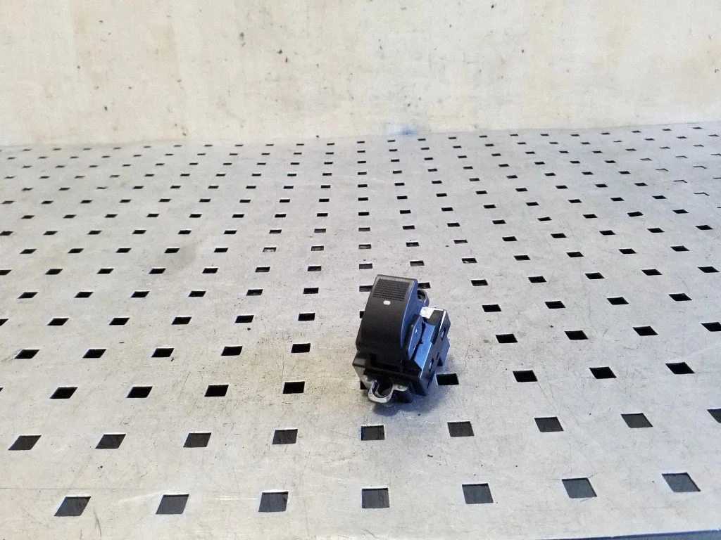 Elektrinių langų jungtukas