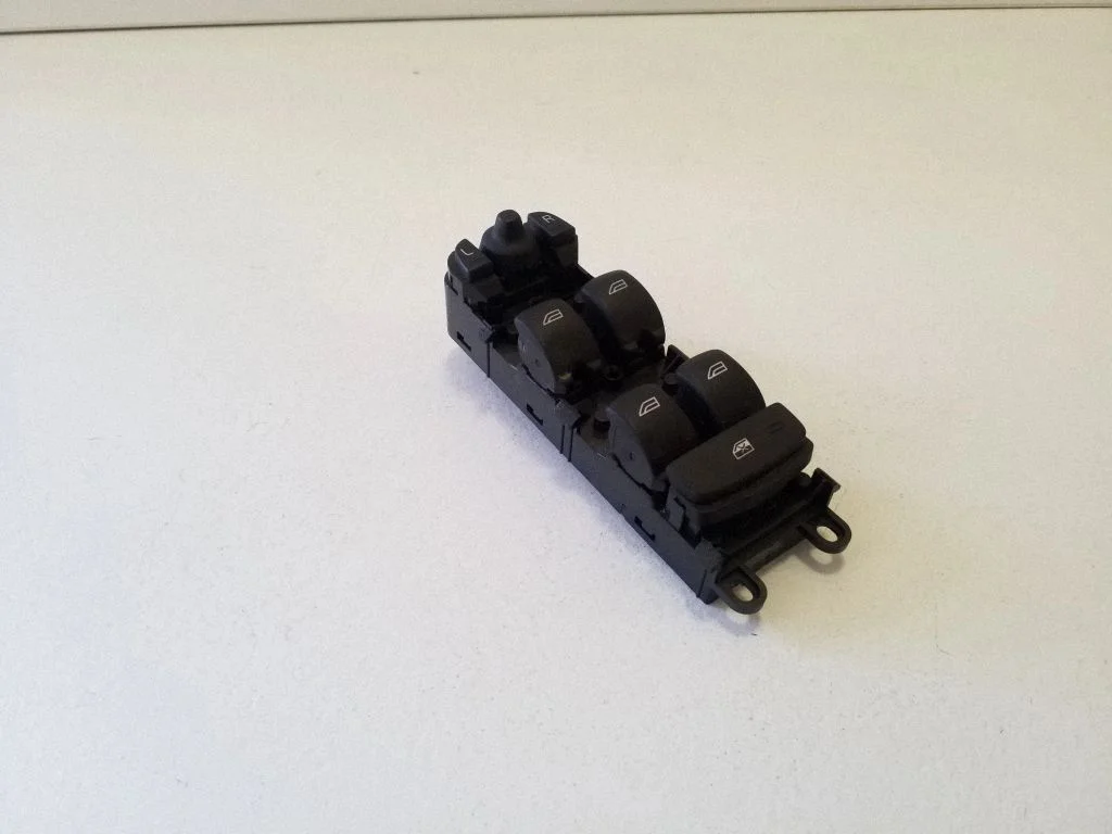 Elektrinių langų jungtukas