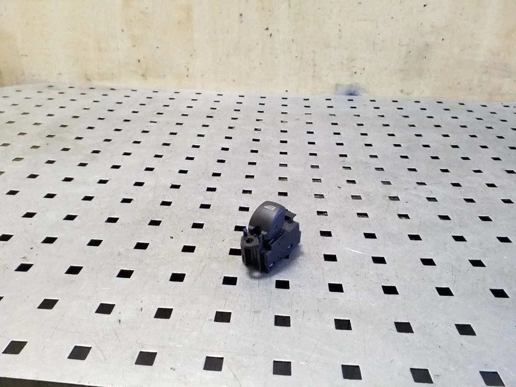 Elektrinių langų jungtukas