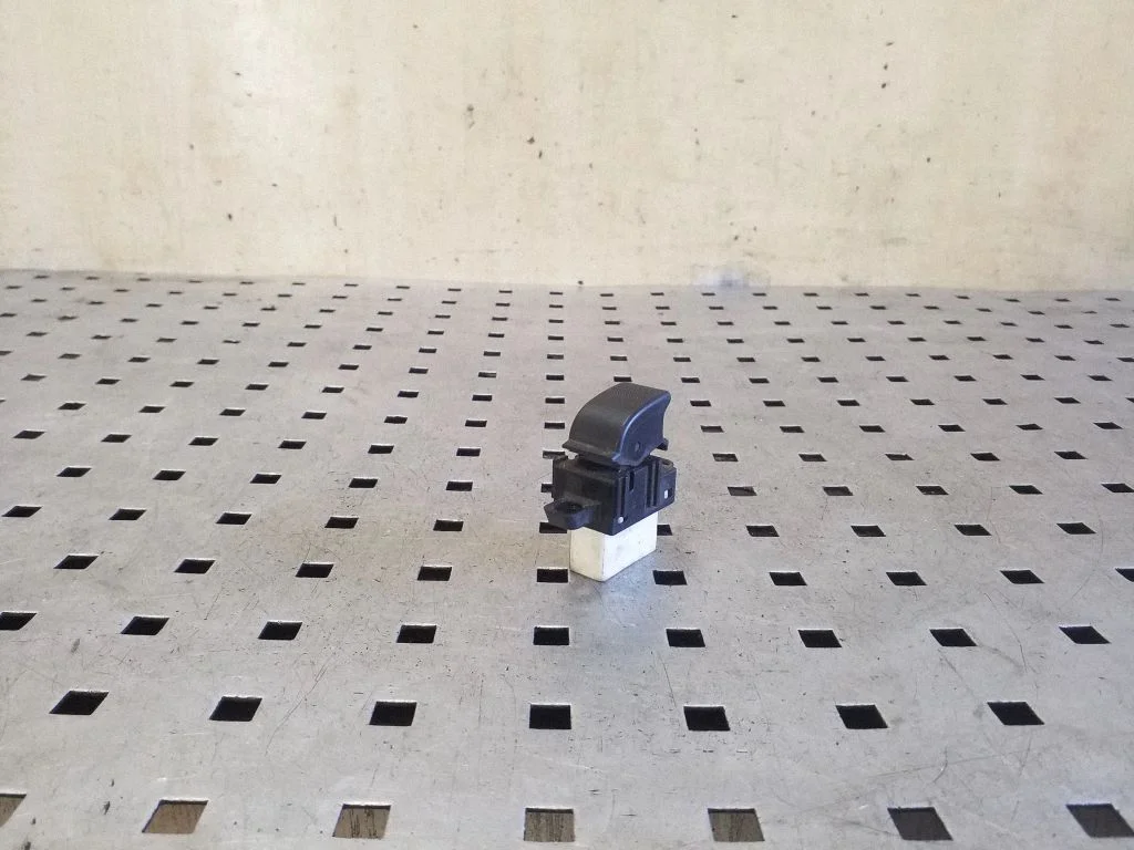 Elektrinių langų jungtukas
