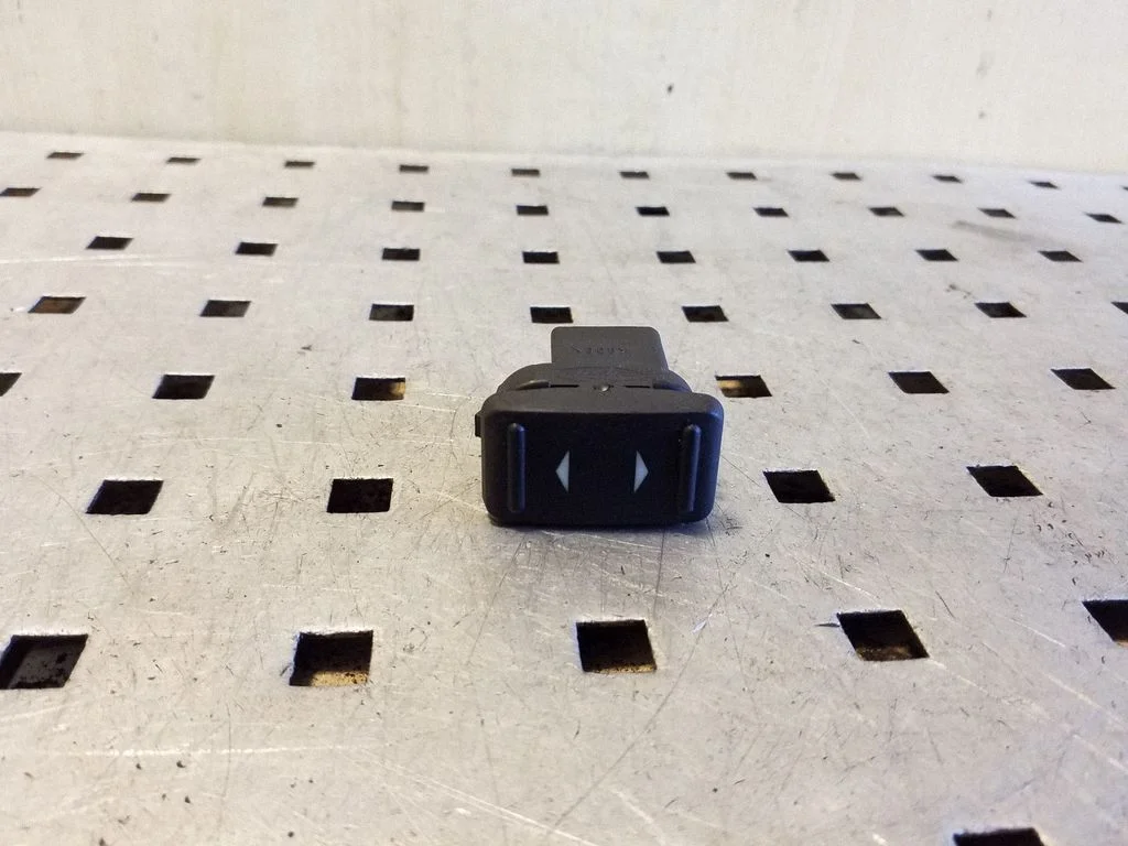 Elektrinių langų jungtukas